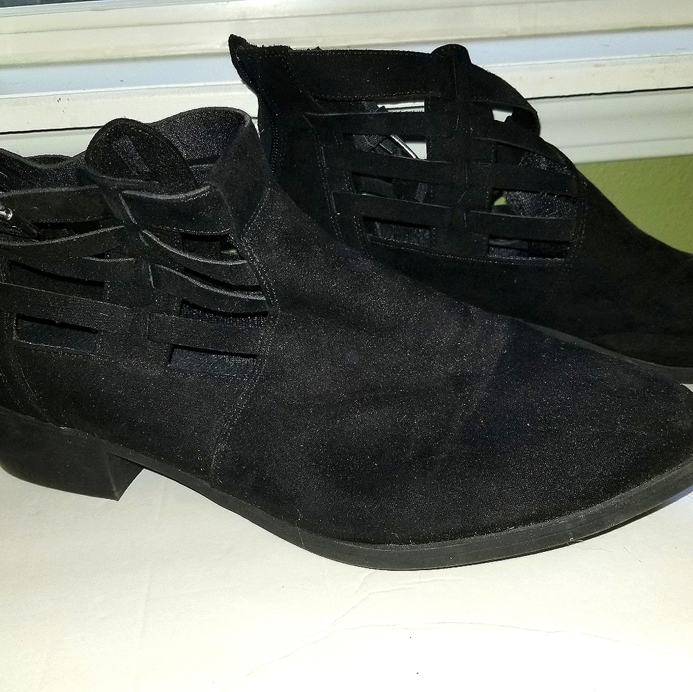 Black Suede 13M boots